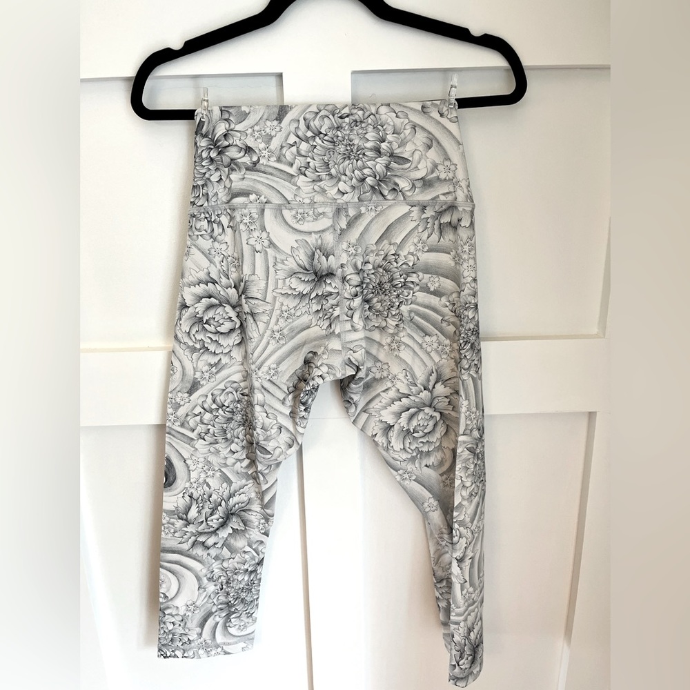 lululemon athletica Gray Floral Leggings